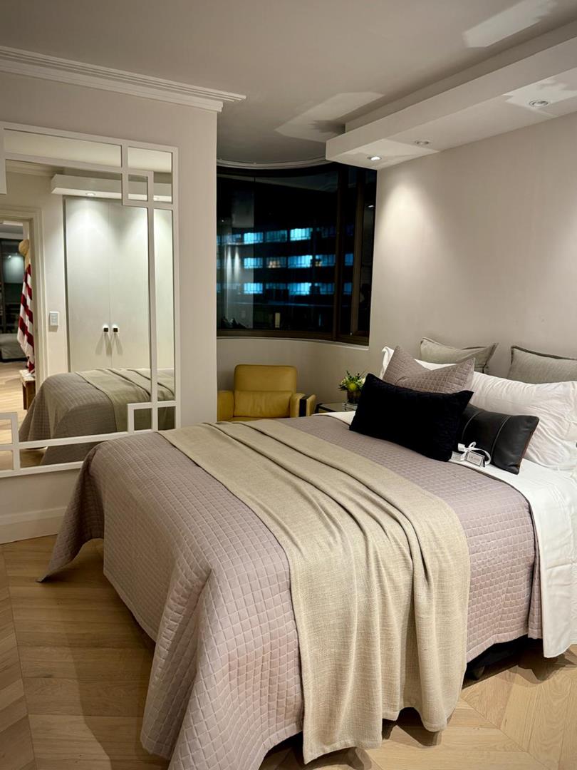 1 Bedroom Property for Sale in Sea Point Western Cape